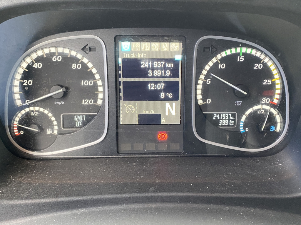 Mercedes-Benz 1523 L Atego / Dhollandia LBW - Kamion frigorifer: foto 5 Mercedes-Benz 1523 L Atego / Dhollandia LBW - Kamion frigorifer: foto 5