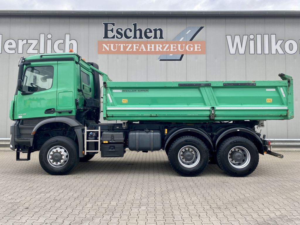 Mercedes-Benz 3345 6x6 Arocs - Kamion vetëshkarkues: foto 3 Mercedes-Benz 3345 6x6 Arocs - Kamion vetëshkarkues: foto 3