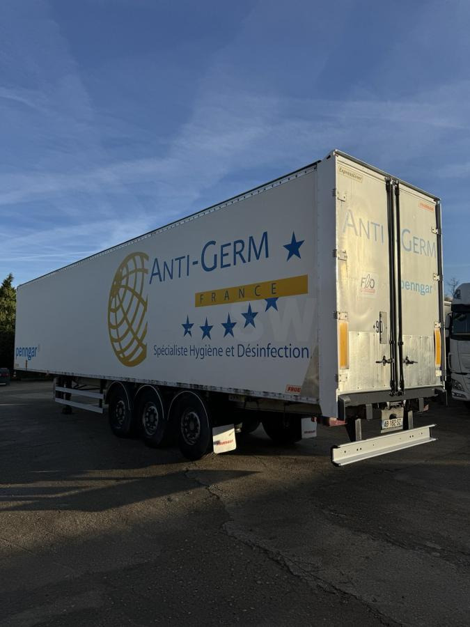 Fruehauf - Gjysmë rimorkio me vagonetë të mbyllur: foto 3 Fruehauf - Gjysmë rimorkio me vagonetë të mbyllur: foto 3