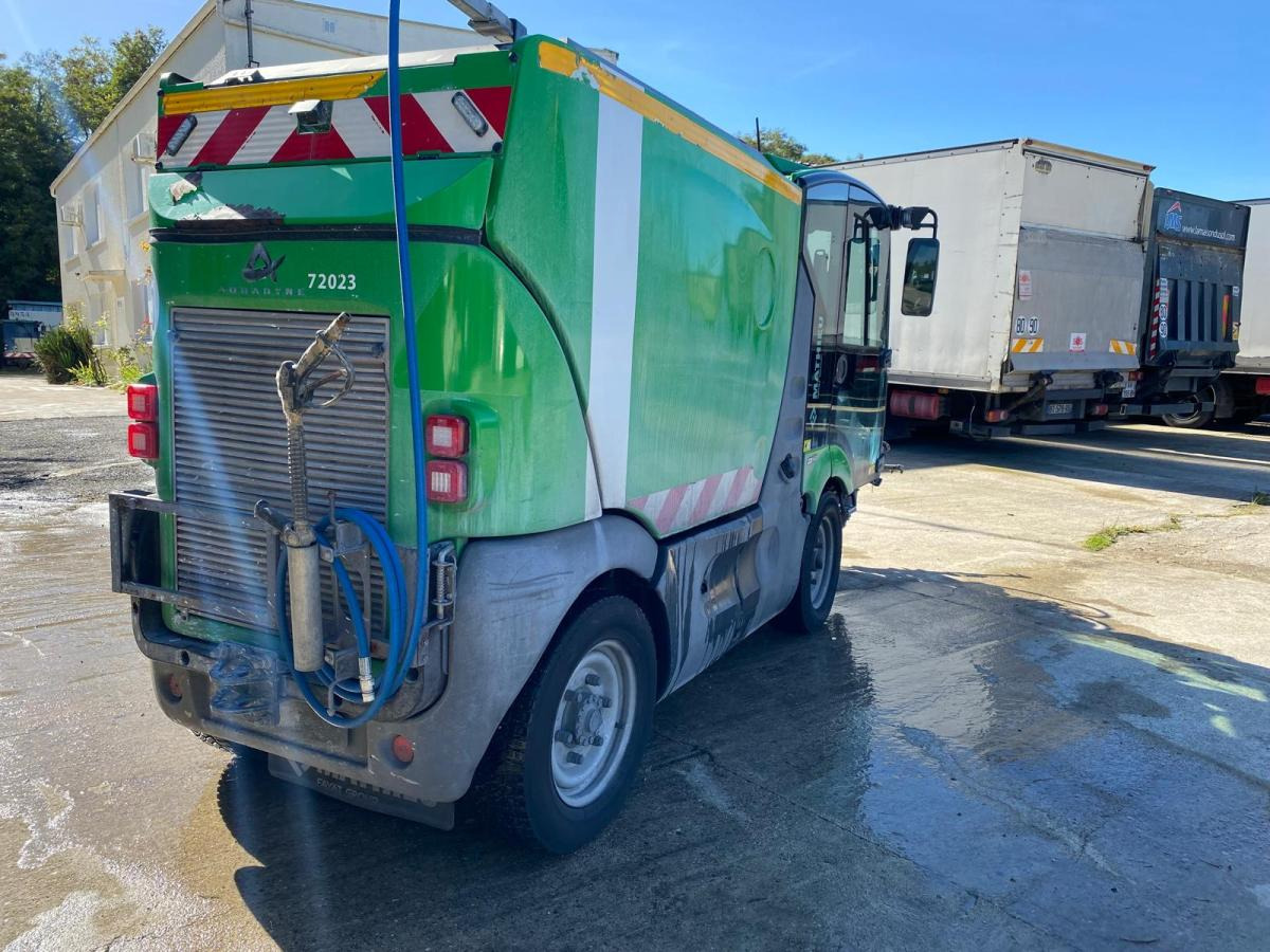 Mathieu Azura MC210 - Makinë fshirëse për rrugët: foto 3 Mathieu Azura MC210 - Makinë fshirëse për rrugët: foto 3