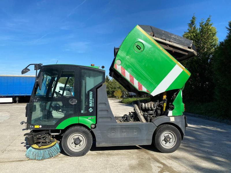 Mathieu Azura MC210 - Makinë fshirëse për rrugët: foto 4 Mathieu Azura MC210 - Makinë fshirëse për rrugët: foto 4
