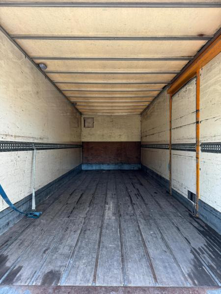 Renault Midlum 220 - Kamion vagonetë: foto 2 Renault Midlum 220 - Kamion vagonetë: foto 2