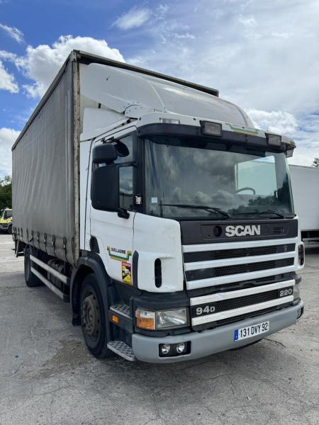 Scania 94 D220 - Kamion me tendë: foto 2 Scania 94 D220 - Kamion me tendë: foto 2