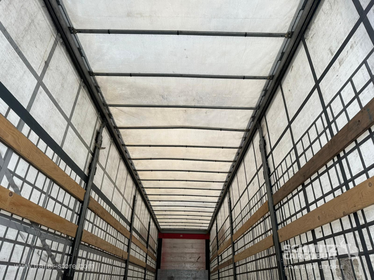 SCHMITZ Curtainsider Standard - Gjysmë rimorkio me tendë: foto 5 SCHMITZ Curtainsider Standard - Gjysmë rimorkio me tendë: foto 5