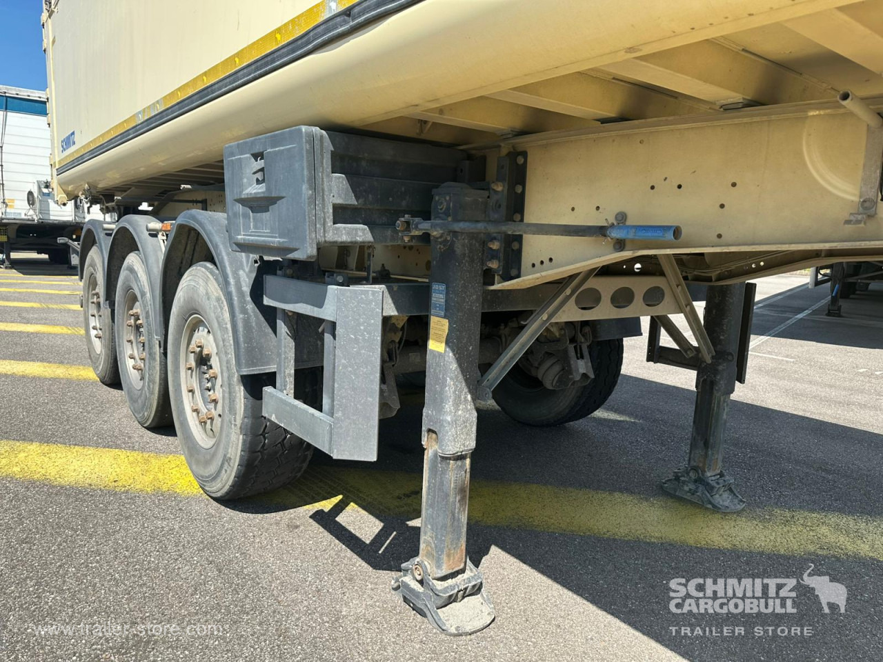 SCHMITZ Tipper Alu-square sided body 28m³ - Gjysmë rimorkio vetëshkarkuese: foto 2 SCHMITZ Tipper Alu-square sided body 28m³ - Gjysmë rimorkio vetëshkarkuese: foto 2