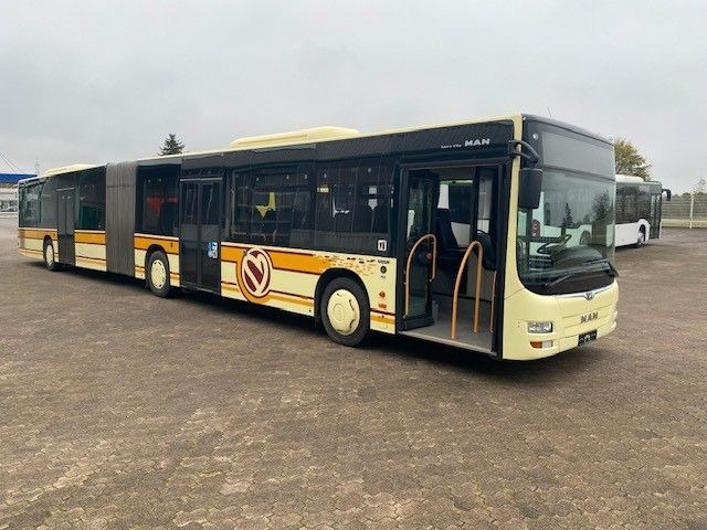 MAN A 23 Lions City Gelenkbus KLIMA 60 Sitze GURTE - Autobus i artikuluar: foto 1 MAN A 23 Lions City Gelenkbus KLIMA 60 Sitze GURTE - Autobus i artikuluar: foto 1