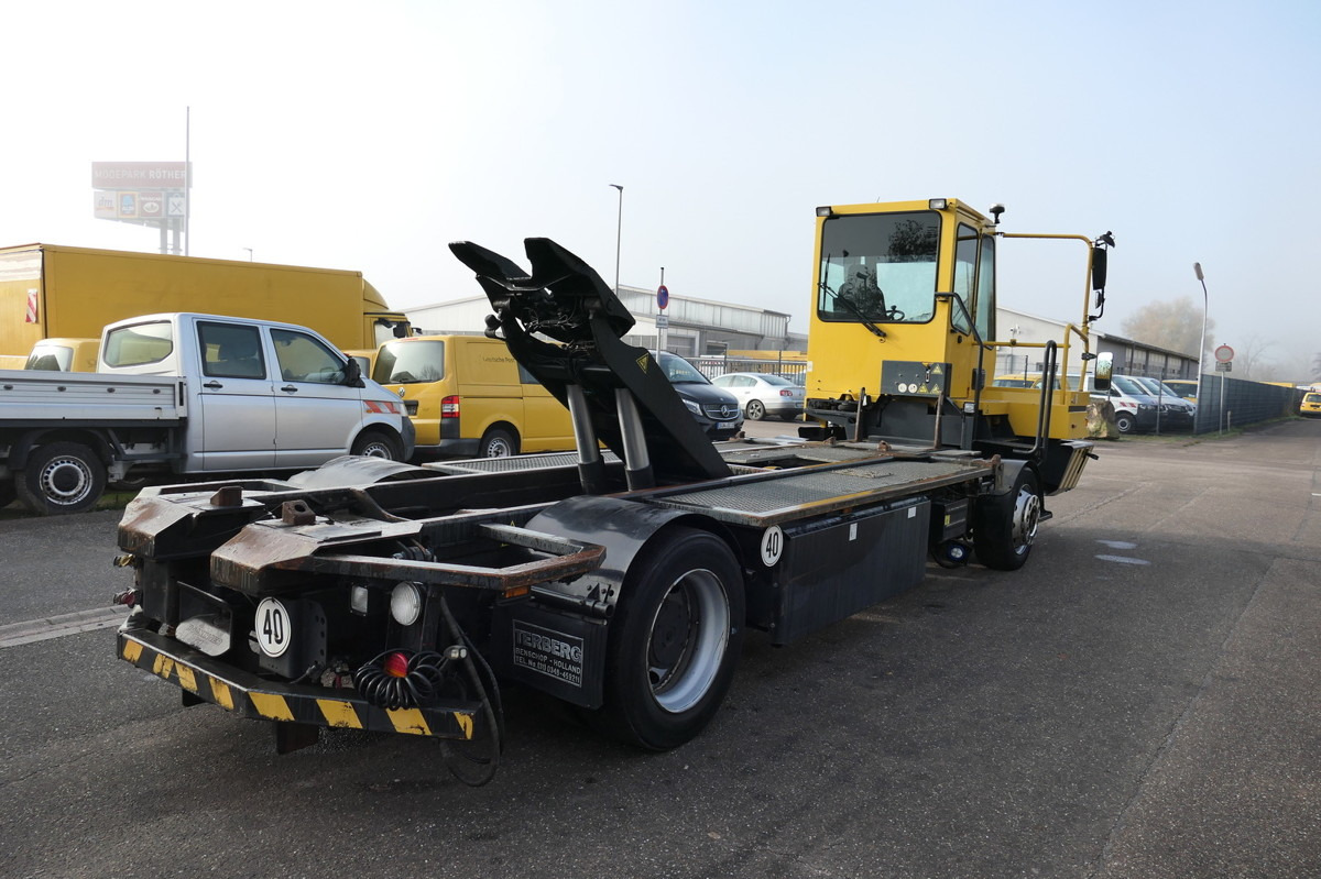 BC 182 Kamag Wiesel WBH 25 Umsetzfahrzeug - Transportjer kontejnerësh/ Kamion me karroceri të çmontueshme: foto 2 BC 182 Kamag Wiesel WBH 25 Umsetzfahrzeug - Transportjer kontejnerësh/ Kamion me karroceri të çmontueshme: foto 2