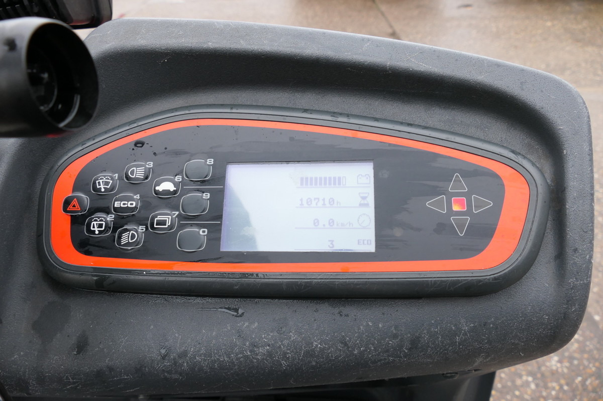 Traktor rimorkimi LINDE P 60 Z Schlepper Batterie 40/2020 3-Rad: foto 7 Traktor rimorkimi LINDE P 60 Z Schlepper Batterie 40/2020 3-Rad: foto 7