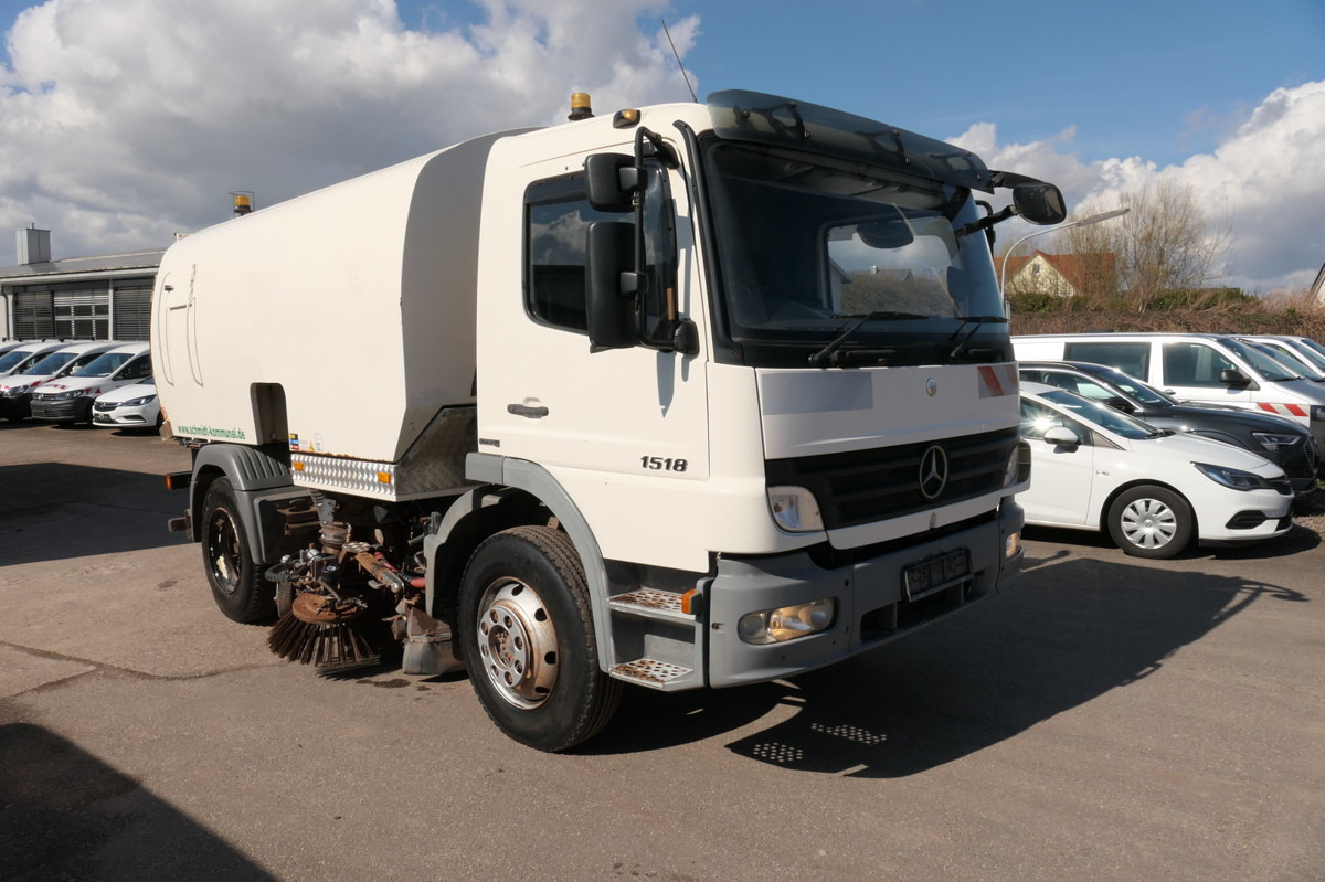 MERCEDES-BENZ Atego 1518 LKO 4x2 - Makinë fshirëse për rrugët: foto 1 MERCEDES-BENZ Atego 1518 LKO 4x2 - Makinë fshirëse për rrugët: foto 1