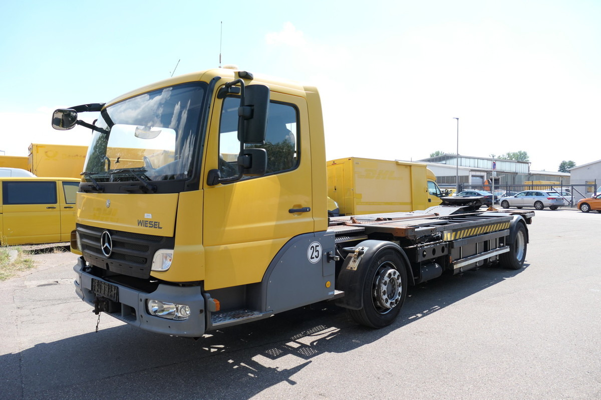 MERCEDES-BENZ KAMAG WBH 25 Wiesel Terberg Umsetzfahrz. Sattelk - Transportjer kontejnerësh/ Kamion me karroceri të çmontueshme: foto 2 MERCEDES-BENZ KAMAG WBH 25 Wiesel Terberg Umsetzfahrz. Sattelk - Transportjer kontejnerësh/ Kamion me karroceri të çmontueshme: foto 2