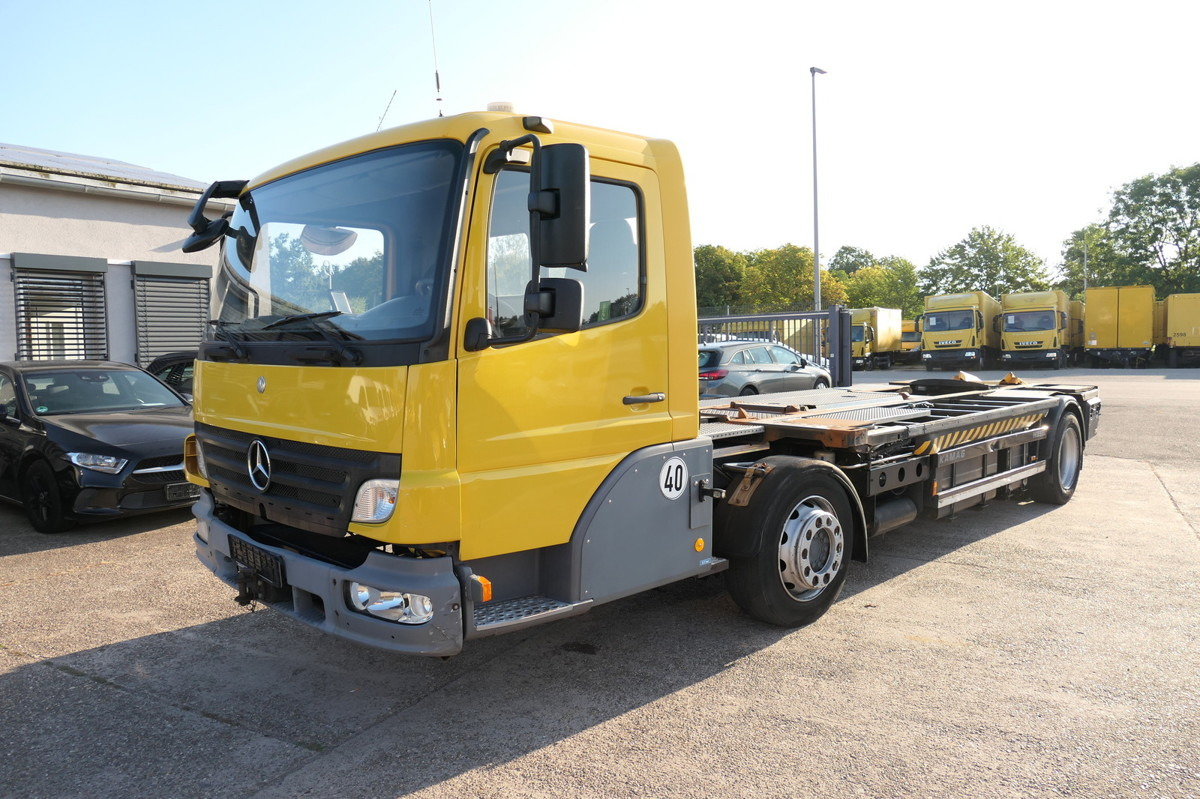 MERCEDES-BENZ KAMAG WBH 25 Wiesel Terberg Umsetzfahrz. Sattelk - Transportjer kontejnerësh/ Kamion me karroceri të çmontueshme: foto 2 MERCEDES-BENZ KAMAG WBH 25 Wiesel Terberg Umsetzfahrz. Sattelk - Transportjer kontejnerësh/ Kamion me karroceri të çmontueshme: foto 2