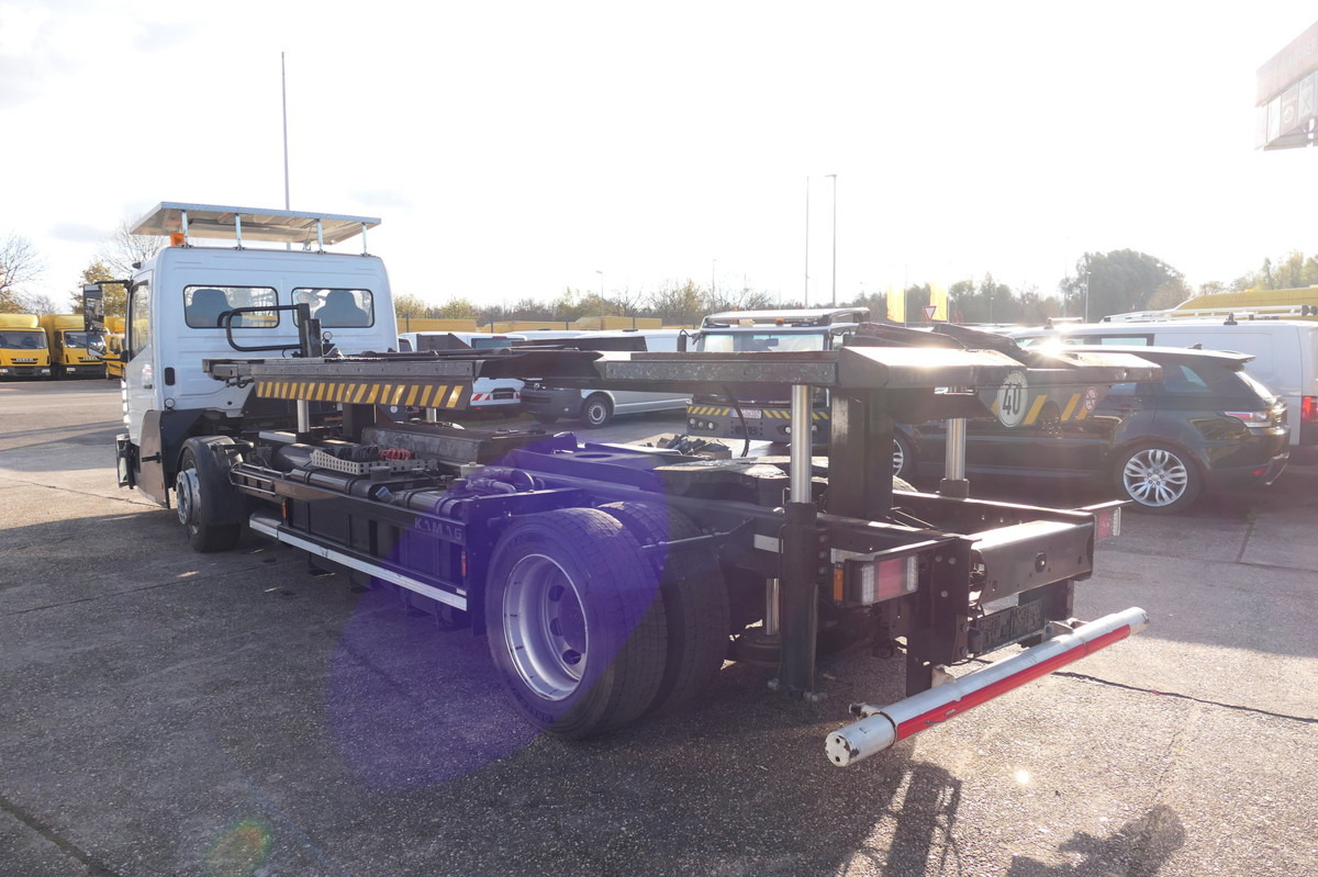 MERCEDES-BENZ Kamag Wiesel WBH 25 E4-D - Transportjer kontejnerësh/ Kamion me karroceri të çmontueshme: foto 4 MERCEDES-BENZ Kamag Wiesel WBH 25 E4-D - Transportjer kontejnerësh/ Kamion me karroceri të çmontueshme: foto 4