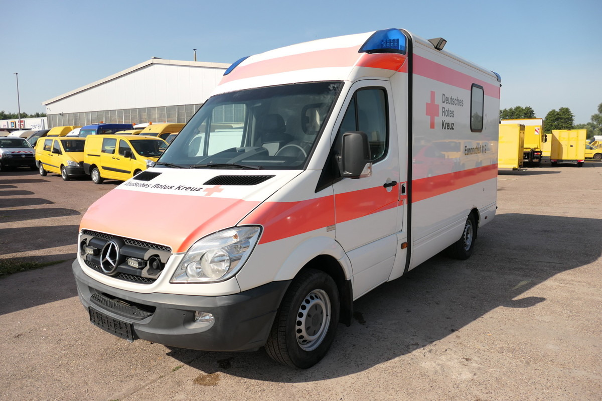 MERCEDES-BENZ Sprinter 316 CDI KLIMA Krankenwagen - Ambulancë: foto 2 MERCEDES-BENZ Sprinter 316 CDI KLIMA Krankenwagen - Ambulancë: foto 2