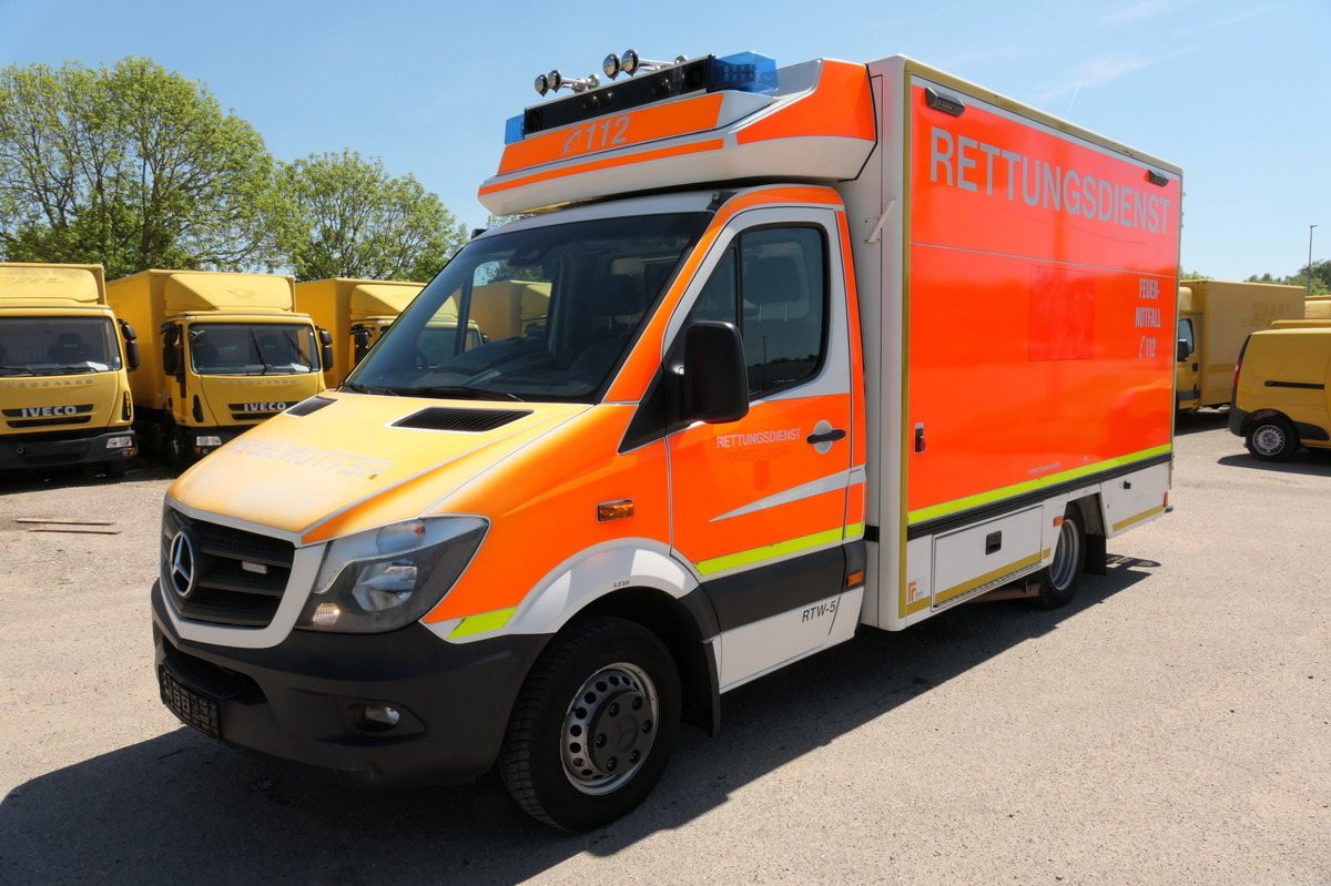 MERCEDES-BENZ Sprinter 519 CDI Klima Krankenwagen - Ambulancë: foto 1 MERCEDES-BENZ Sprinter 519 CDI Klima Krankenwagen - Ambulancë: foto 1