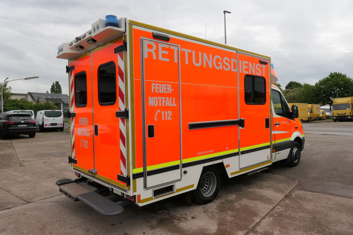 MERCEDES-BENZ Sprinter 519 CDI Klima Krankenwagen - Ambulancë: foto 3 MERCEDES-BENZ Sprinter 519 CDI Klima Krankenwagen - Ambulancë: foto 3
