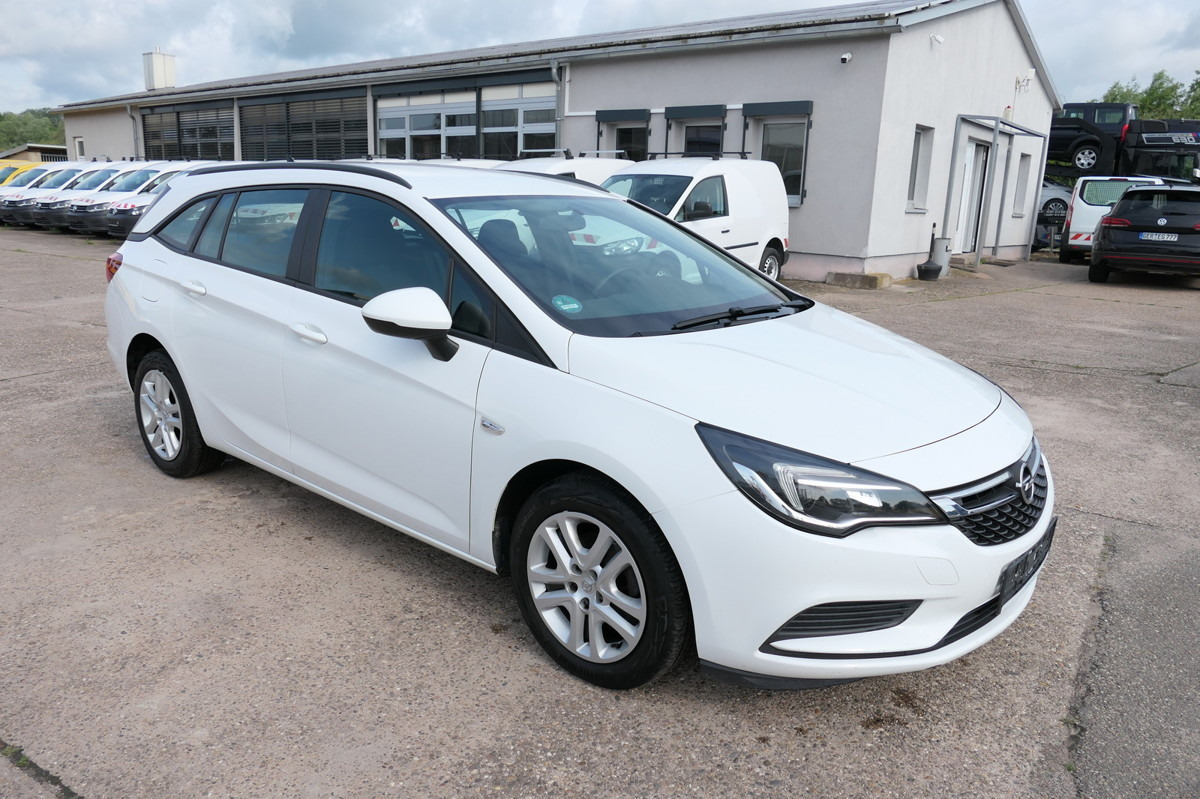 OPEL Astra K 1.6 CDTI Edition S/S KLIMA - Veturë: foto 2 OPEL Astra K 1.6 CDTI Edition S/S KLIMA - Veturë: foto 2