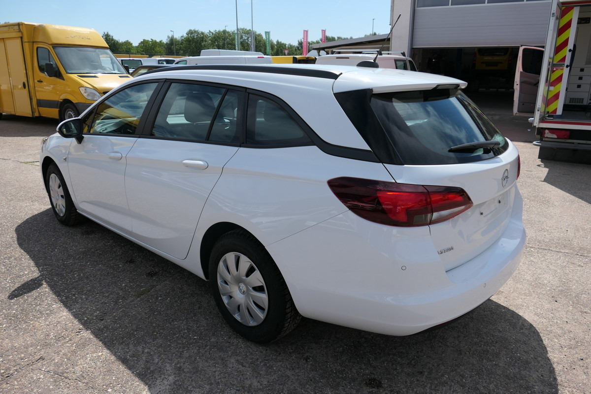 OPEL Astra Sports Tourer 1.5 CDTI KLIMA - Veturë: foto 4 OPEL Astra Sports Tourer 1.5 CDTI KLIMA - Veturë: foto 4