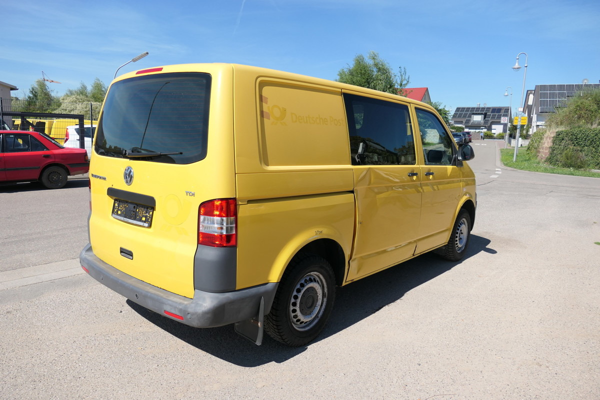 VW T5 Transporter 2.0 TDI EURO-5 2xSCHIEBETÜR PARKT - Furgon i vogël: foto 4 VW T5 Transporter 2.0 TDI EURO-5 2xSCHIEBETÜR PARKT - Furgon i vogël: foto 4