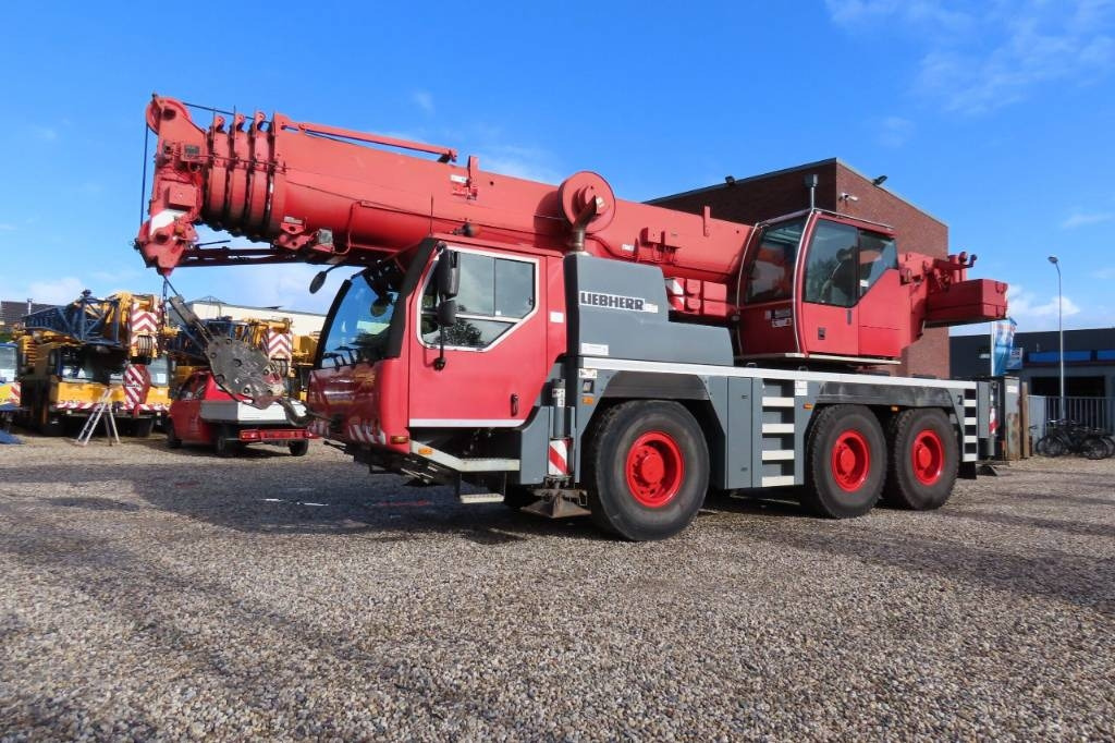 Liebherr LTM 1055-3.2 - Vinç për të gjitha terrenet: foto 1 Liebherr LTM 1055-3.2 - Vinç për të gjitha terrenet: foto 1