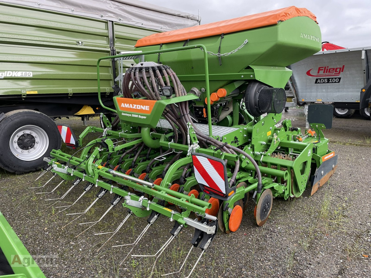 Amazone Centaya 3000 Super + KG 3001 Super - Mbjellëse e kombinuar në radhë: foto 4 Amazone Centaya 3000 Super + KG 3001 Super - Mbjellëse e kombinuar në radhë: foto 4