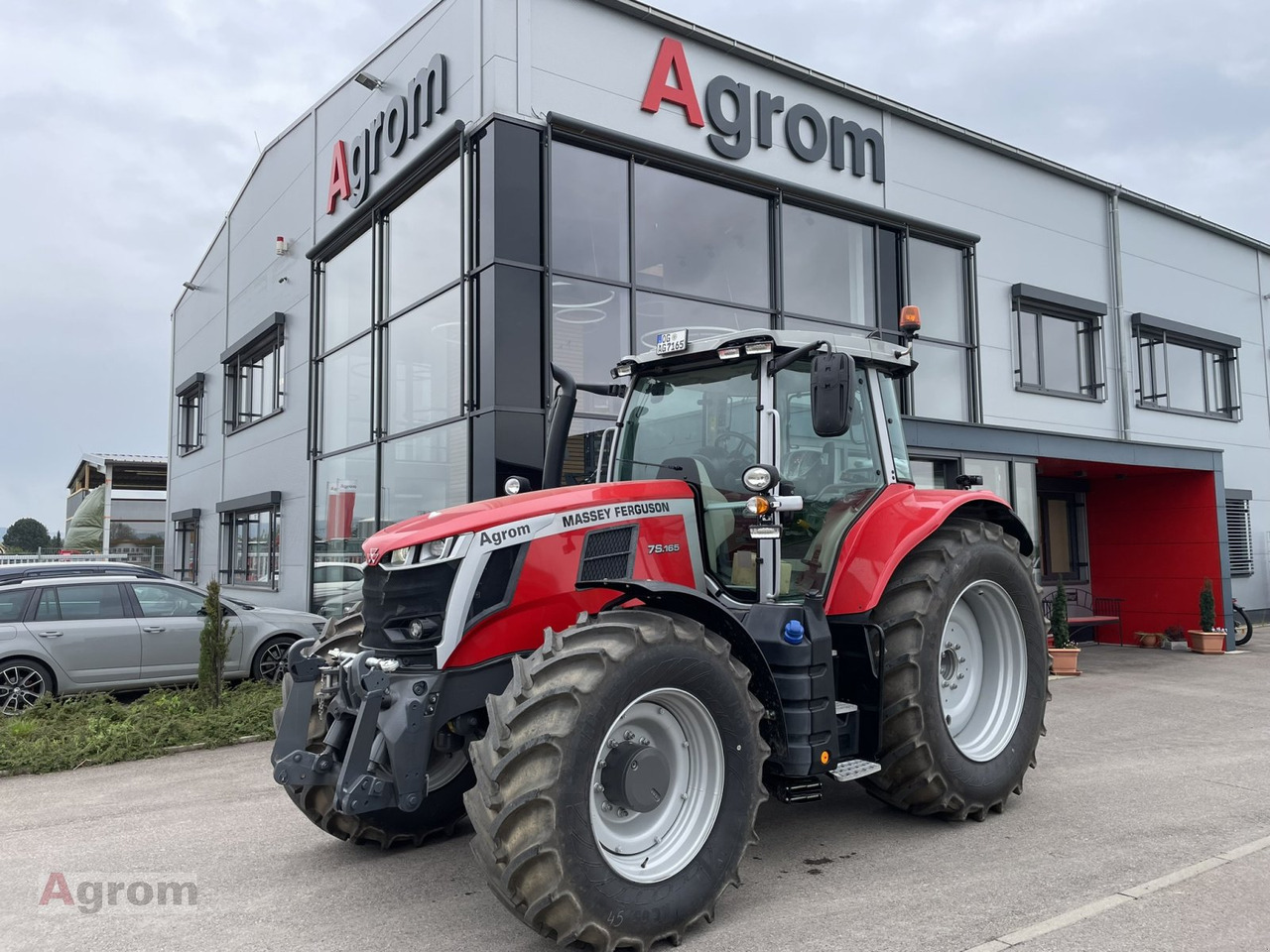Massey Ferguson 7S.165 Dyna6 EFFICIENT - Traktor: foto 1 Massey Ferguson 7S.165 Dyna6 EFFICIENT - Traktor: foto 1