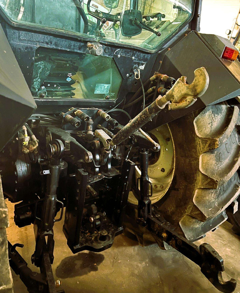 Valtra 8450 Mega - Traktor: foto 5 Valtra 8450 Mega - Traktor: foto 5