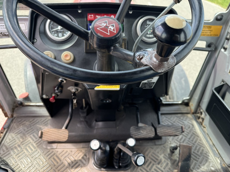 Traktor Massey Ferguson 675: foto 6
