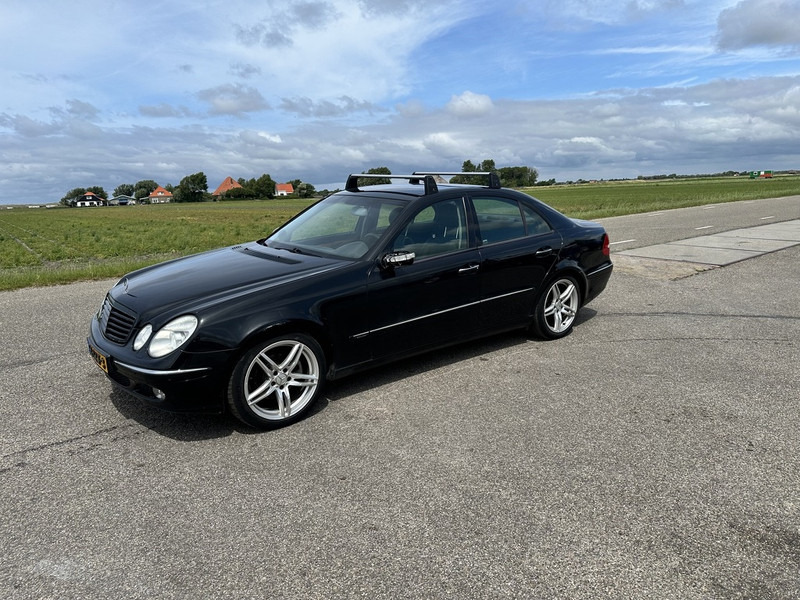 Mercedes-Benz E-Klasse 240 - Veturë: foto 1 Mercedes-Benz E-Klasse 240 - Veturë: foto 1