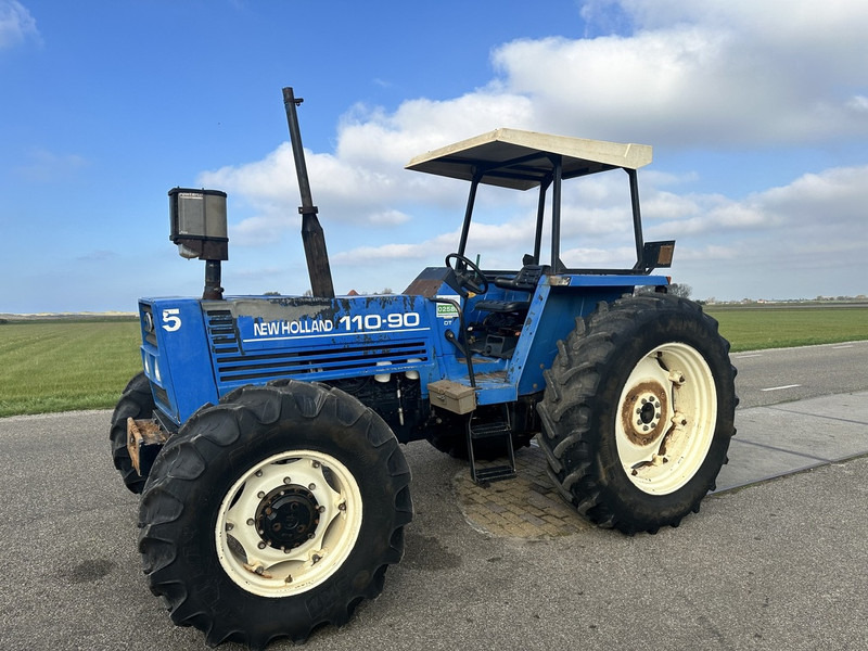 New Holland 110-90 DT - Traktor: foto 1 New Holland 110-90 DT - Traktor: foto 1