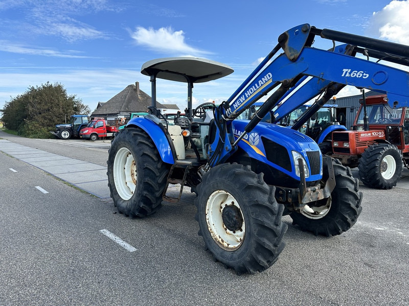 New Holland TD5.100 - Traktor: foto 4 New Holland TD5.100 - Traktor: foto 4