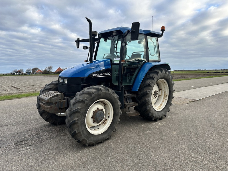 New Holland TS90 - Traktor: foto 1 New Holland TS90 - Traktor: foto 1