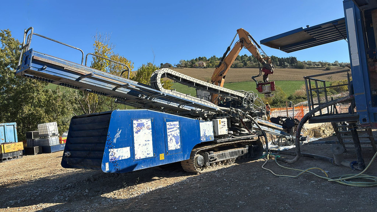 American Auger DD-220T - Makineri e drejtuar për hapjen e rrugëve: foto 3 American Auger DD-220T - Makineri e drejtuar për hapjen e rrugëve: foto 3