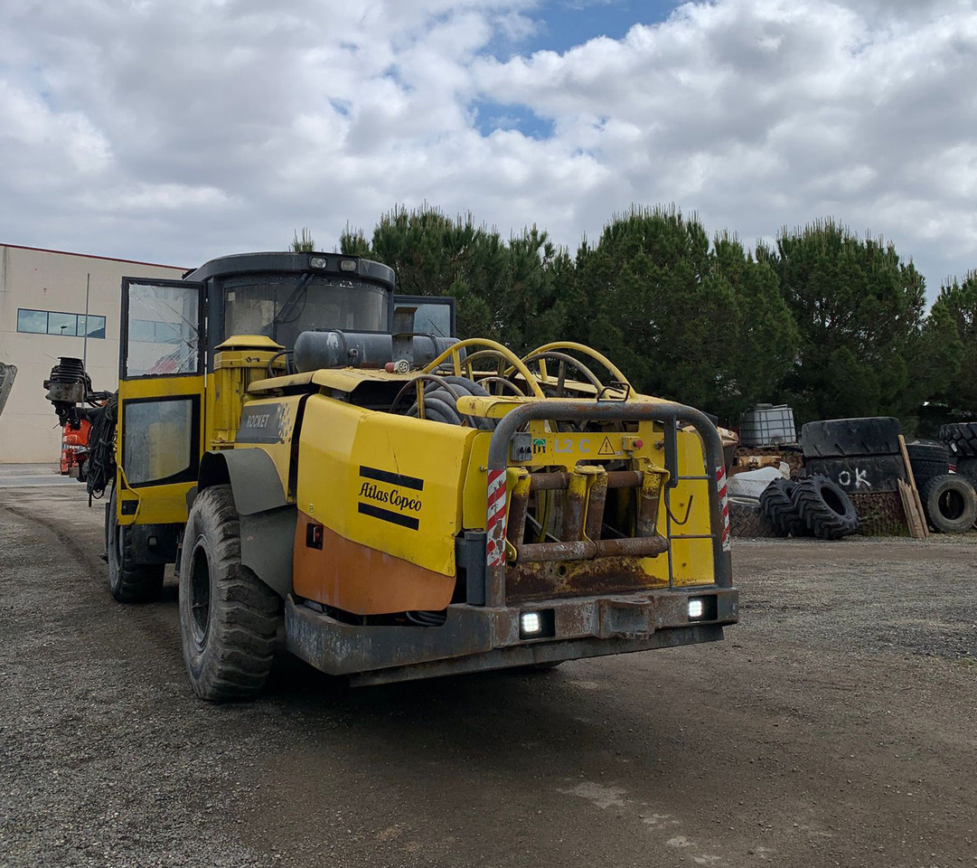 Atlas Copco L2C - Makineri e drejtuar për hapjen e rrugëve: foto 5 Atlas Copco L2C - Makineri e drejtuar për hapjen e rrugëve: foto 5