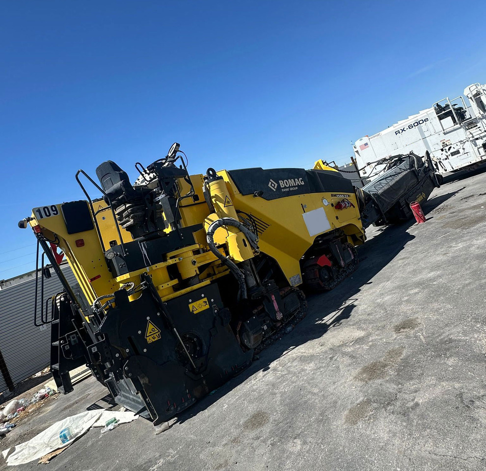 Bomag BM 1300/35 - Frezë asfalti: foto 1 Bomag BM 1300/35 - Frezë asfalti: foto 1