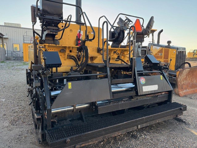Caterpillar AP1055E - Shtrues asfalti: foto 4 Caterpillar AP1055E - Shtrues asfalti: foto 4