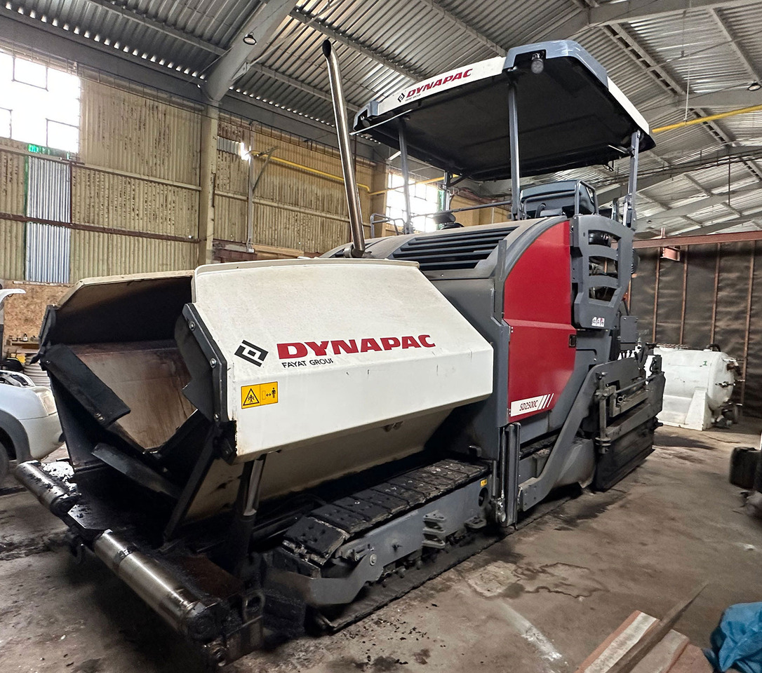 Dynapac SD2500CS - Shtrues asfalti: foto 1 Dynapac SD2500CS - Shtrues asfalti: foto 1
