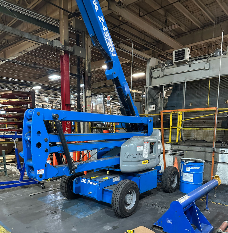 Genie Z-45/25J - Ngarkues teleskopik me rrota: foto 1 Genie Z-45/25J - Ngarkues teleskopik me rrota: foto 1