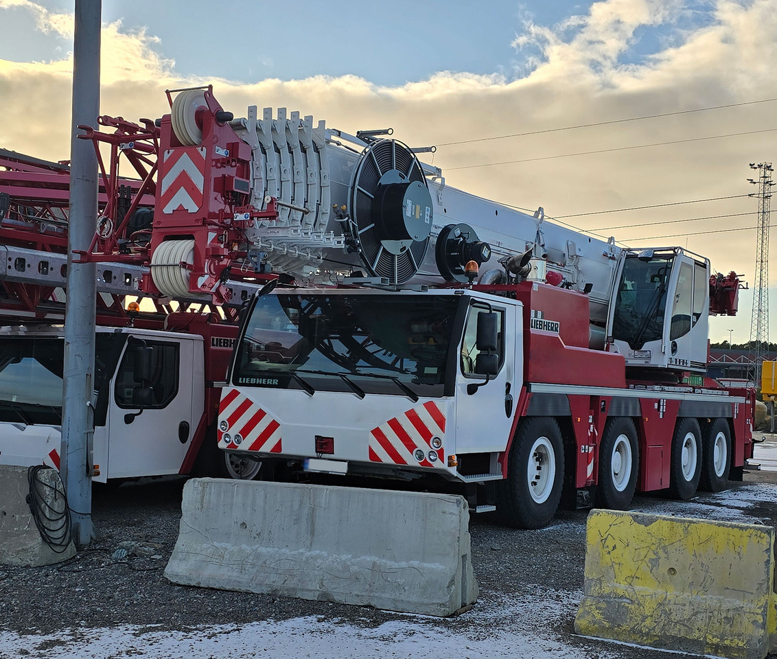 Liebherr LTM 1120-4.1 - Autovinç: foto 2 Liebherr LTM 1120-4.1 - Autovinç: foto 2
