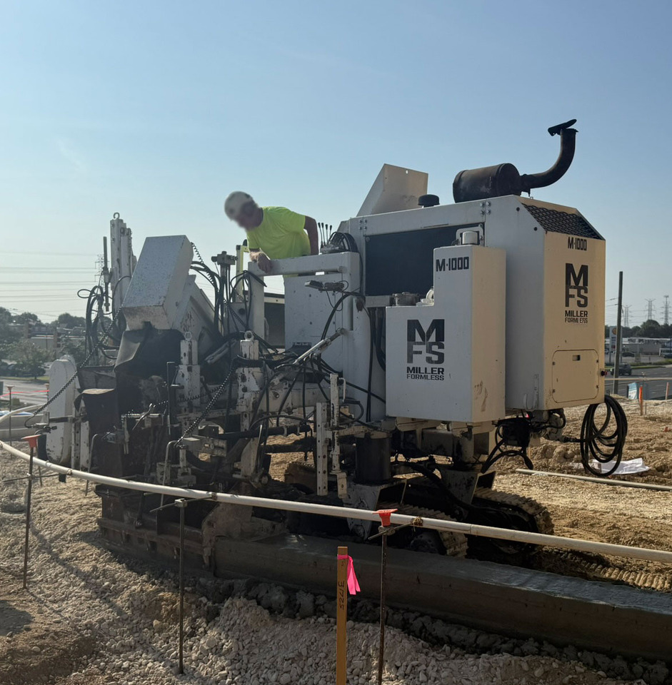 Miller Formless M-1000 - Shtrues asfalti: foto 4 Miller Formless M-1000 - Shtrues asfalti: foto 4