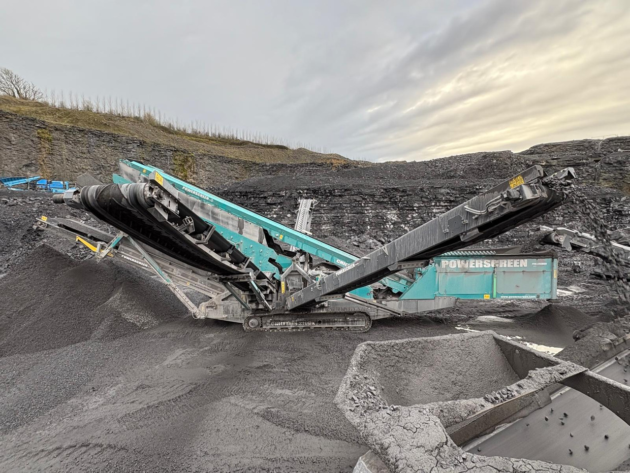 Powerscreen Chieftain 2100x - Makinë sitëse: foto 2 Powerscreen Chieftain 2100x - Makinë sitëse: foto 2