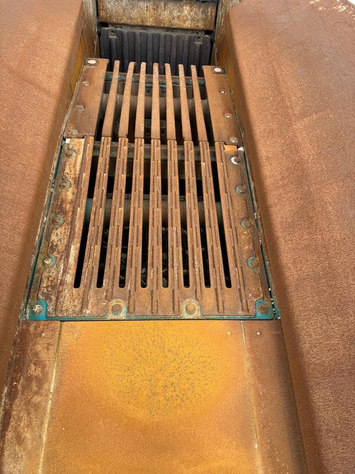 Powerscreen Premiertrak 330 - Thërrmues e nofullës: foto 4 Powerscreen Premiertrak 330 - Thërrmues e nofullës: foto 4