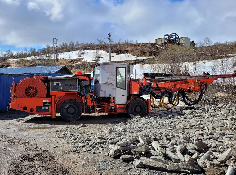 Sandvik DD420-S60C - Makineri e drejtuar për hapjen e rrugëve: foto 2 Sandvik DD420-S60C - Makineri e drejtuar për hapjen e rrugëve: foto 2