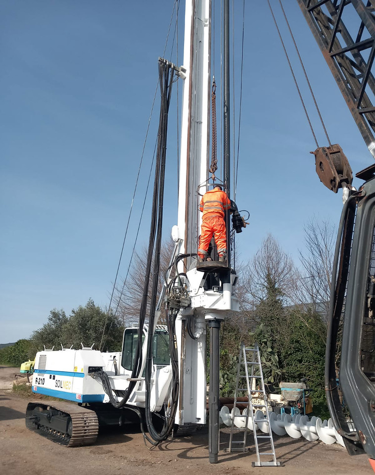 Soilmec R-210 - Ngulës pilotash: foto 5 Soilmec R-210 - Ngulës pilotash: foto 5