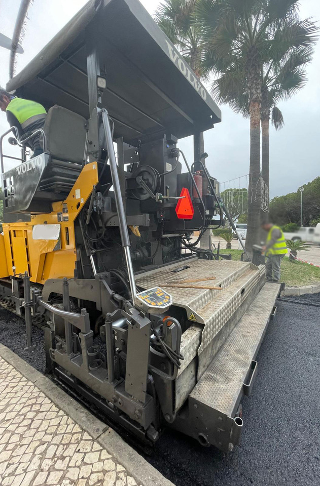 Volvo ABG 8820B - Shtrues asfalti: foto 4 Volvo ABG 8820B - Shtrues asfalti: foto 4