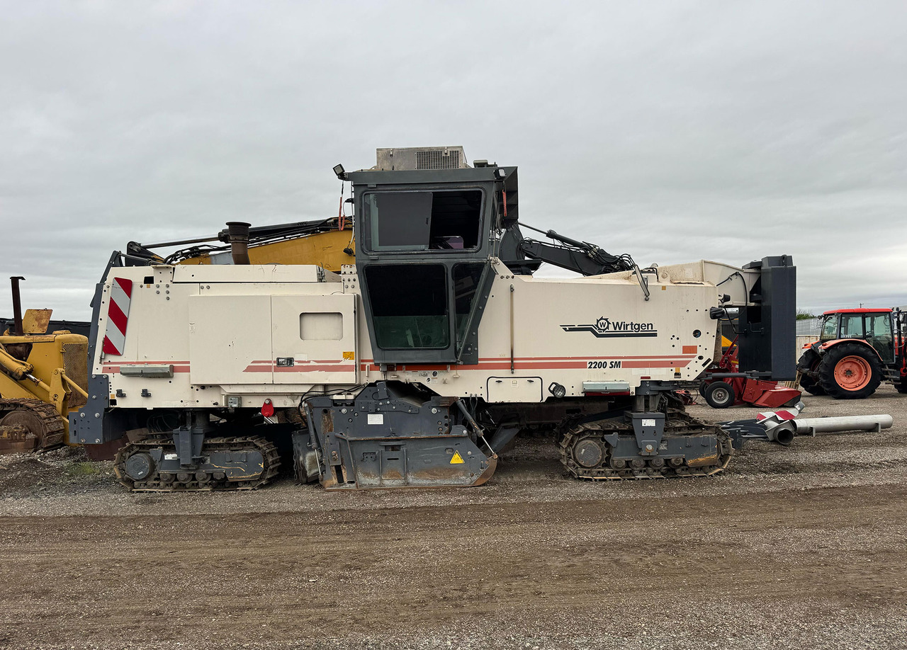 Wirtgen 2200 SM - Frezë asfalti: foto 1 Wirtgen 2200 SM - Frezë asfalti: foto 1
