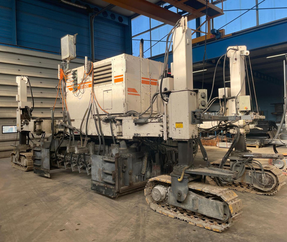 Wirtgen SP 500 - Shtrues asfalti: foto 4 Wirtgen SP 500 - Shtrues asfalti: foto 4