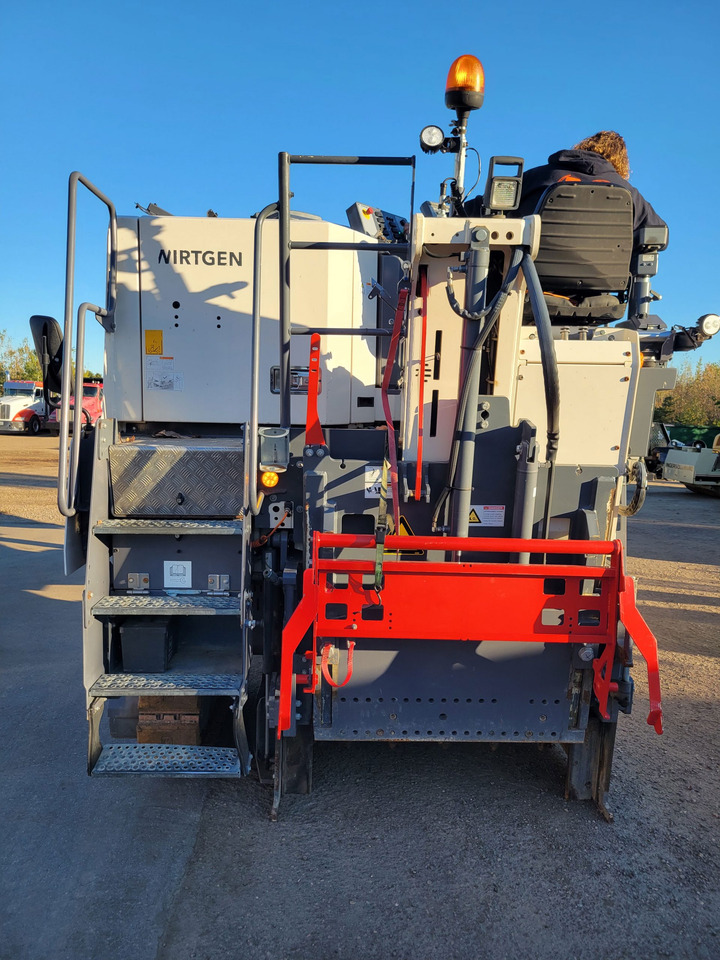 Wirtgen W 120 CFI - Frezë asfalti: foto 5 Wirtgen W 120 CFI - Frezë asfalti: foto 5