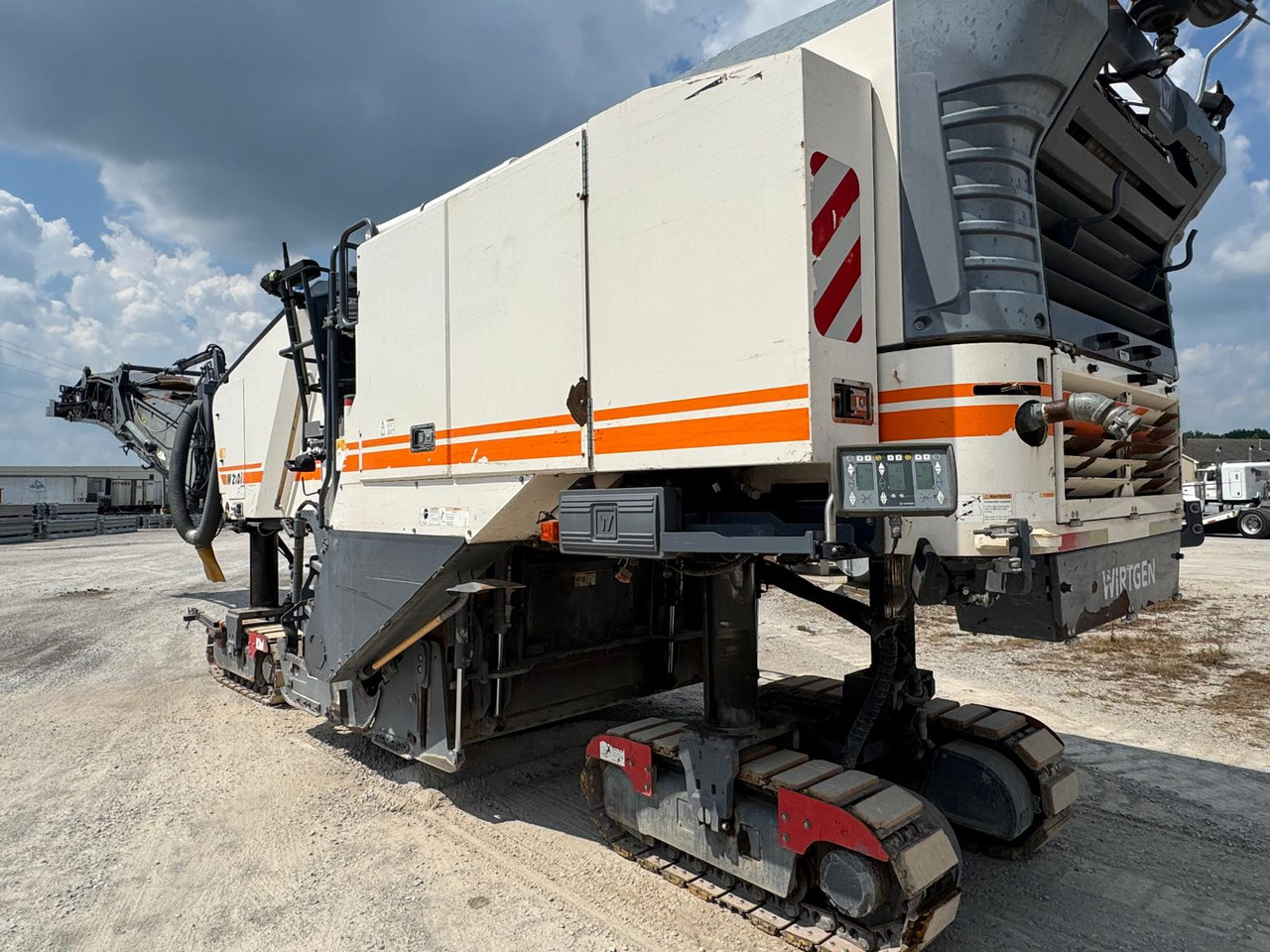 Wirtgen W 210 i - Frezë asfalti: foto 3 Wirtgen W 210 i - Frezë asfalti: foto 3