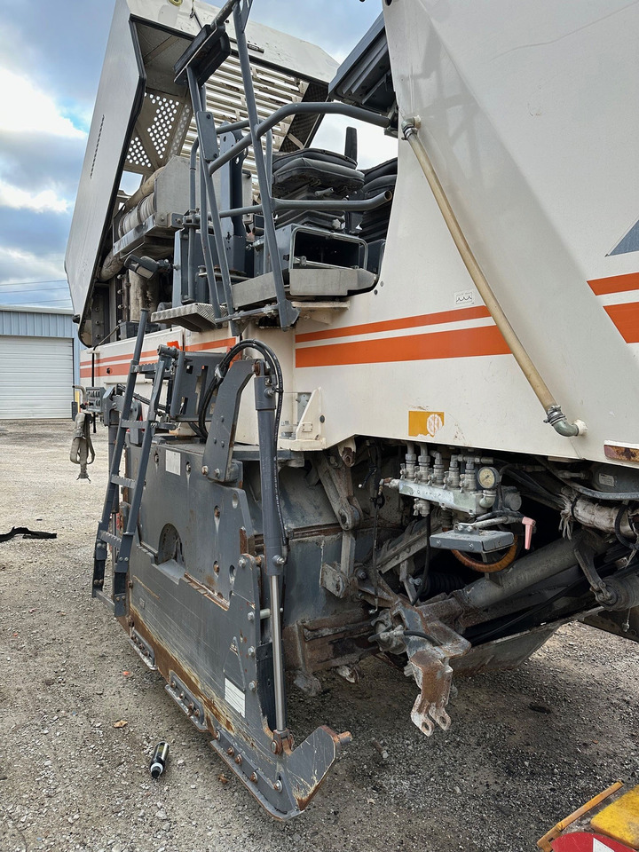 Wirtgen W 210 i - Frezë asfalti: foto 5 Wirtgen W 210 i - Frezë asfalti: foto 5