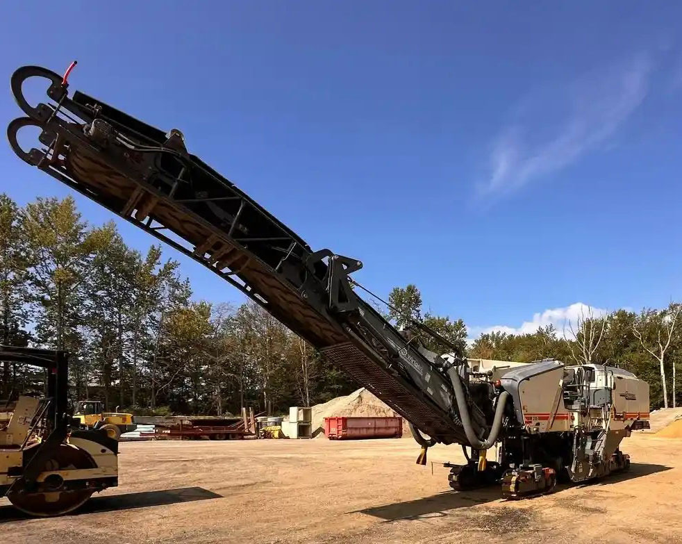 Wirtgen W 210 i - Frezë asfalti: foto 5 Wirtgen W 210 i - Frezë asfalti: foto 5